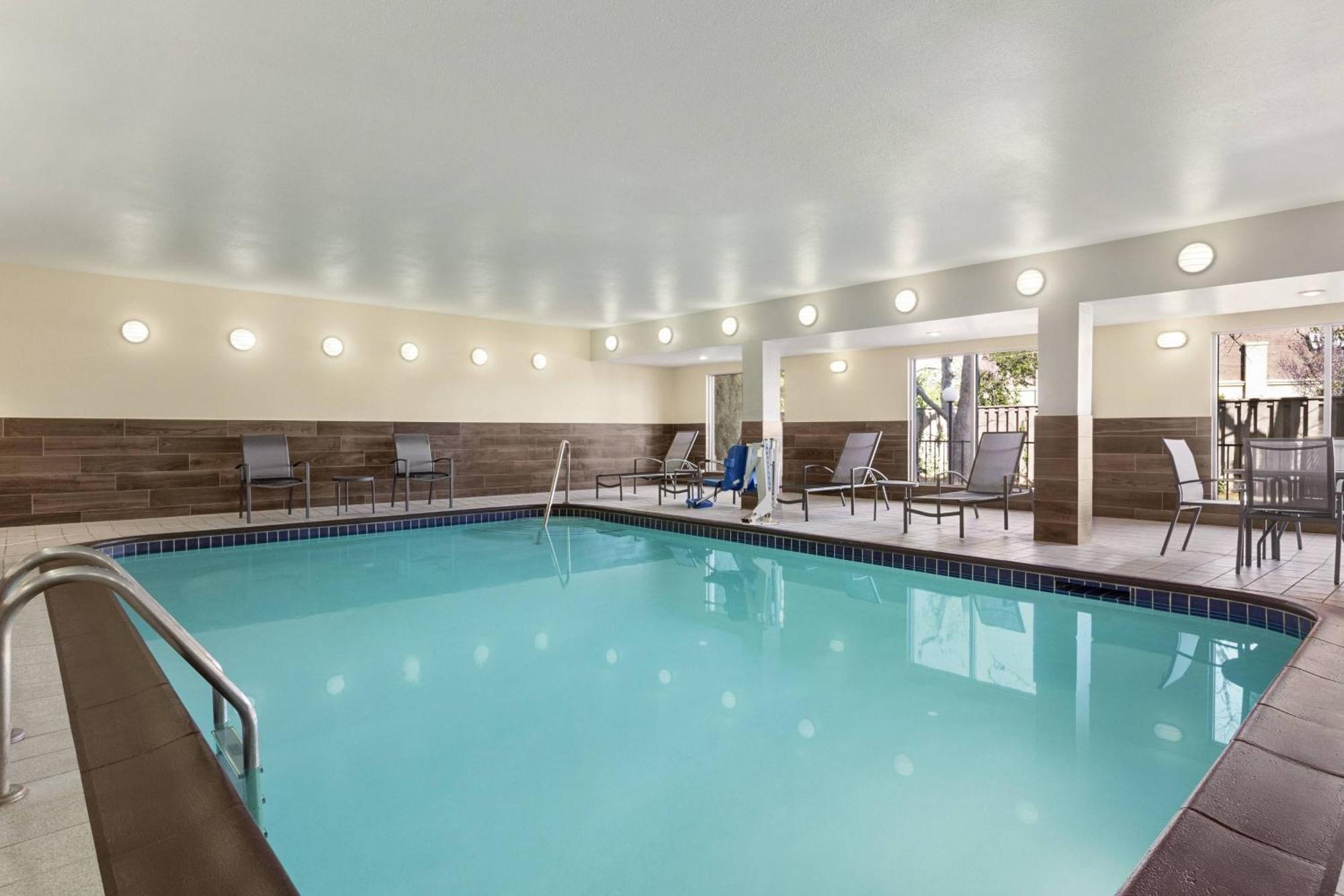 Fairfield Inn By Marriott Tracy Exterior photo